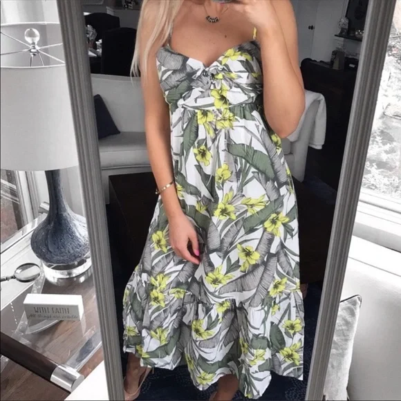 cream flowy midi dress Novalie Cream V-Neck Midi Dress With Twist-Detail – Club L London